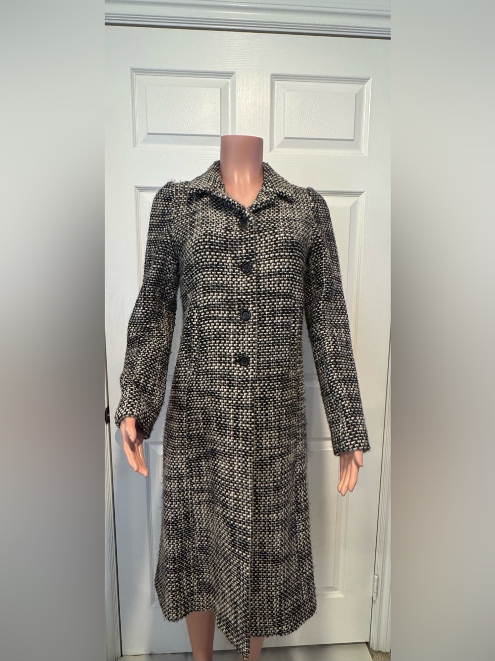 Tara Jarmon Black & White Bouclé Tweed Women's 100% Wool Coat